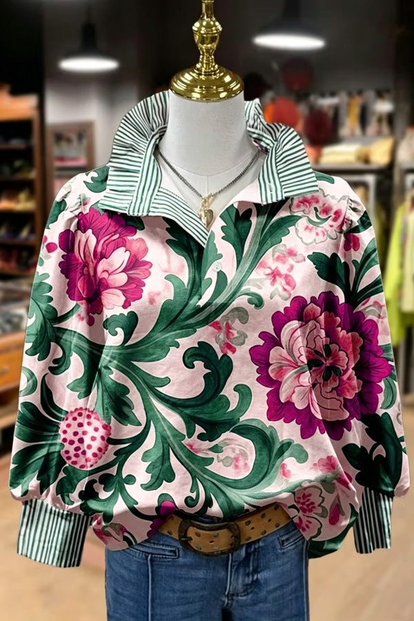 Oberteil mit Blumenmuster und gestreiftem Kragen